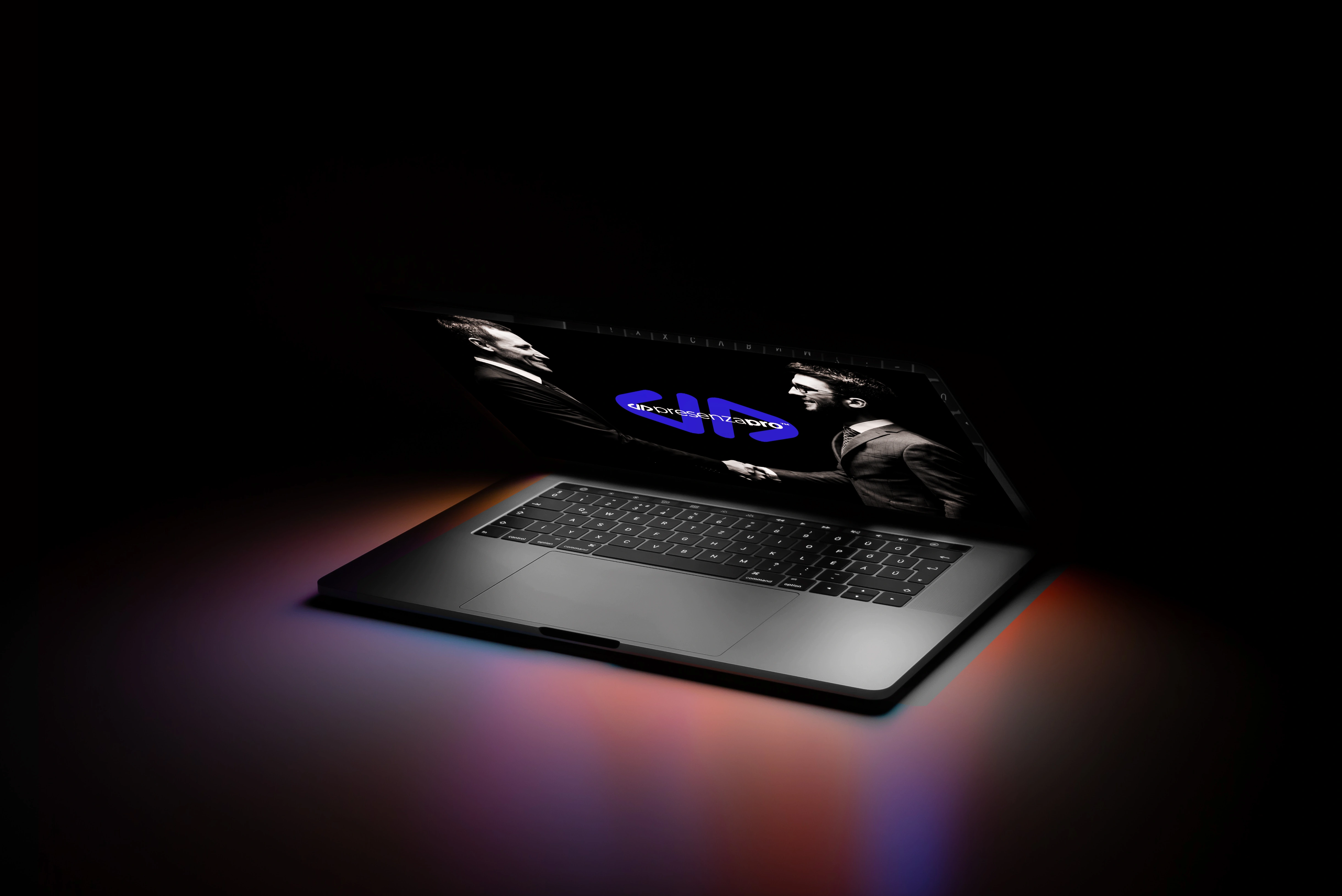 MacBook con sito Presenza Pro: fatti percepire prima di parlare